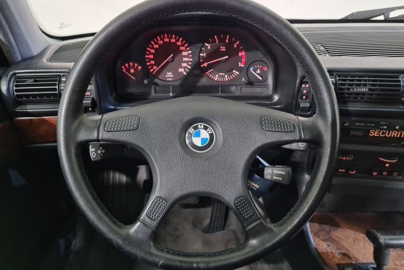 BMW 750 i