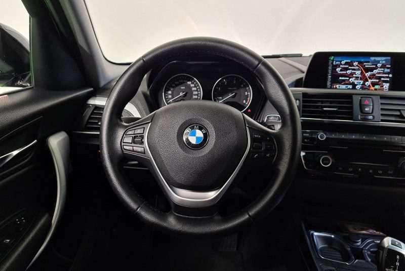 BMW 118 d 5p. Urban Auto