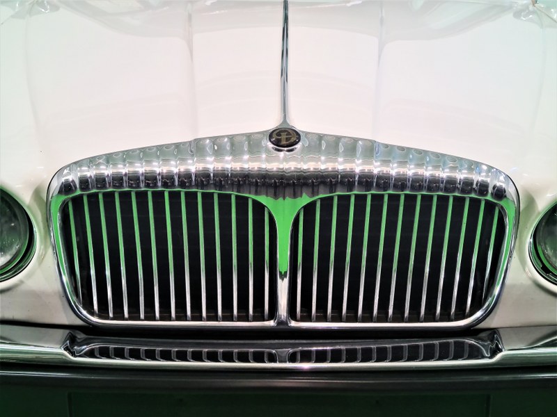 Jaguar XJ12 5.3 DOUBLE SIX DAILMER