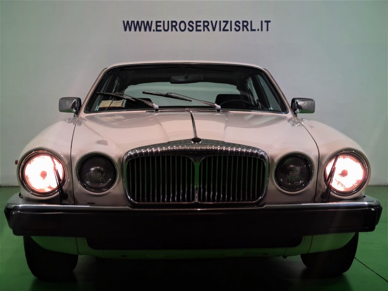 Jaguar XJ12 5.3 DOUBLE SIX DAILMER
