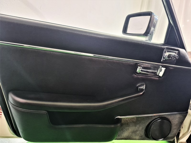 Jaguar XJ12 5.3 DOUBLE SIX DAILMER