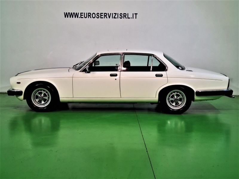 Jaguar XJ12 5.3 DOUBLE SIX DAILMER