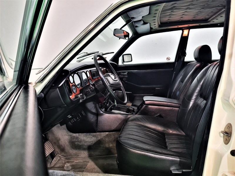 Jaguar XJ12 5.3 DOUBLE SIX DAILMER