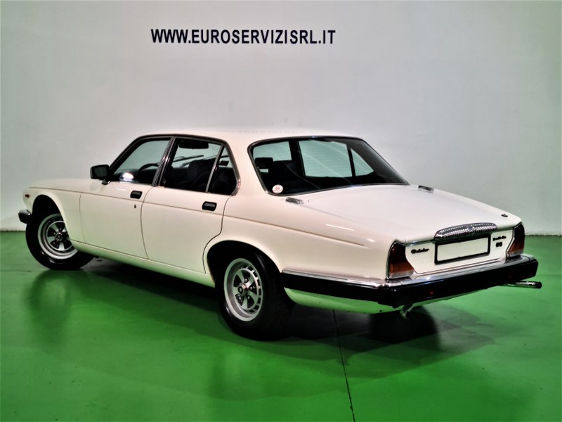 Jaguar XJ12 5.3 DOUBLE SIX DAILMER