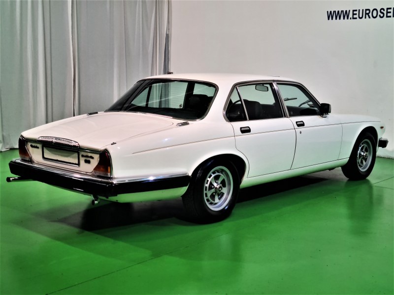 Jaguar XJ12 5.3 DOUBLE SIX DAILMER