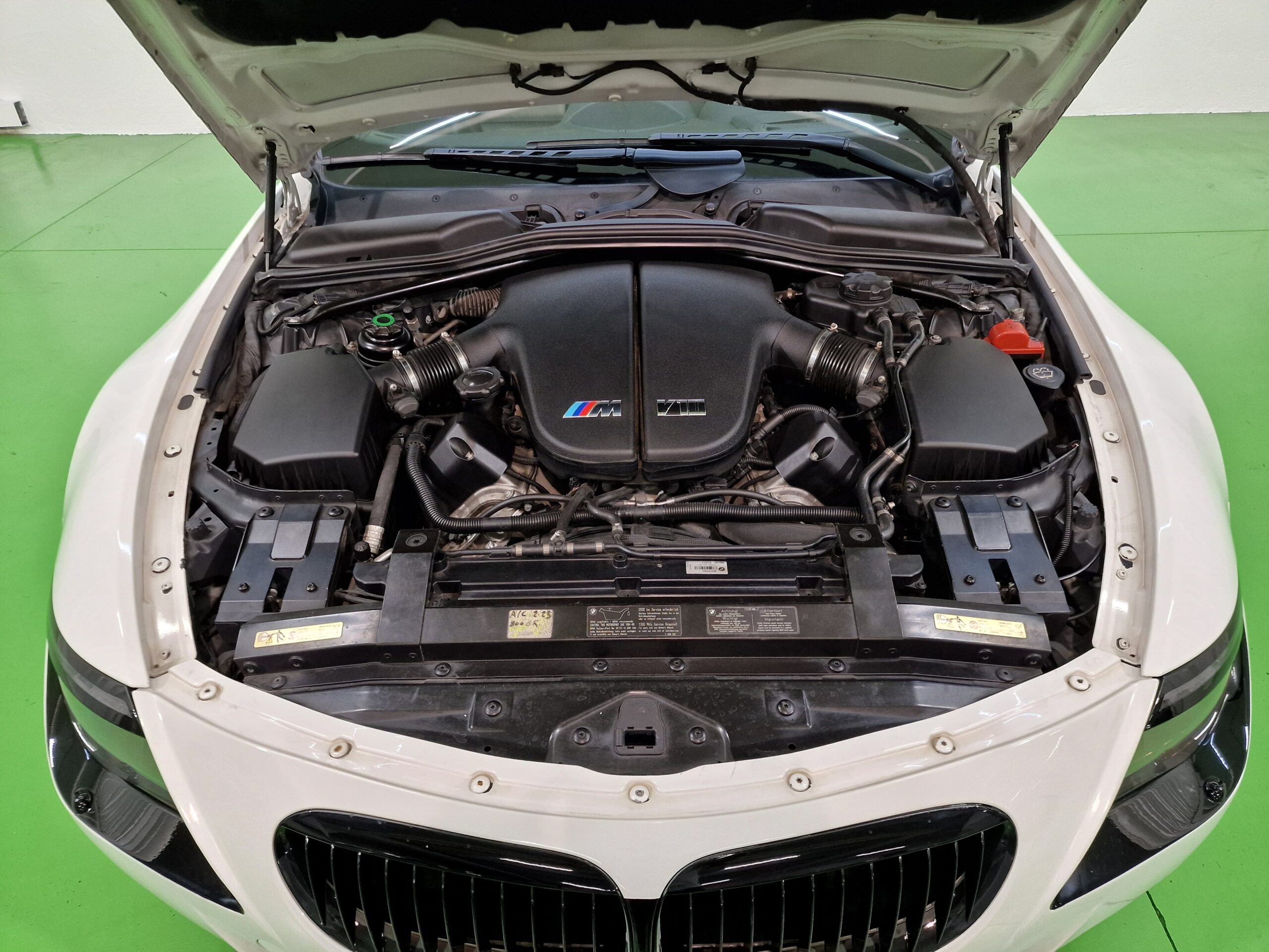 BMW M6 Coupe 5.0 V10