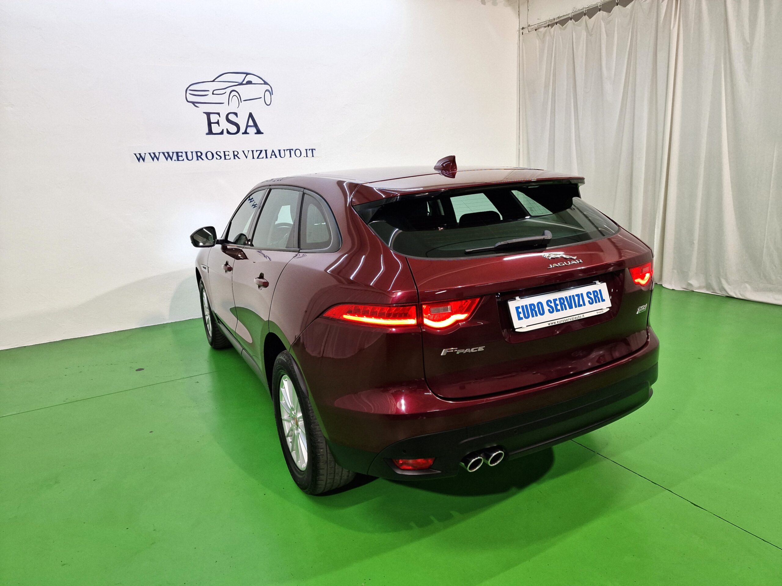 Jaguar F-Pace F-Pace 2.0d Pure awd 180cv auto