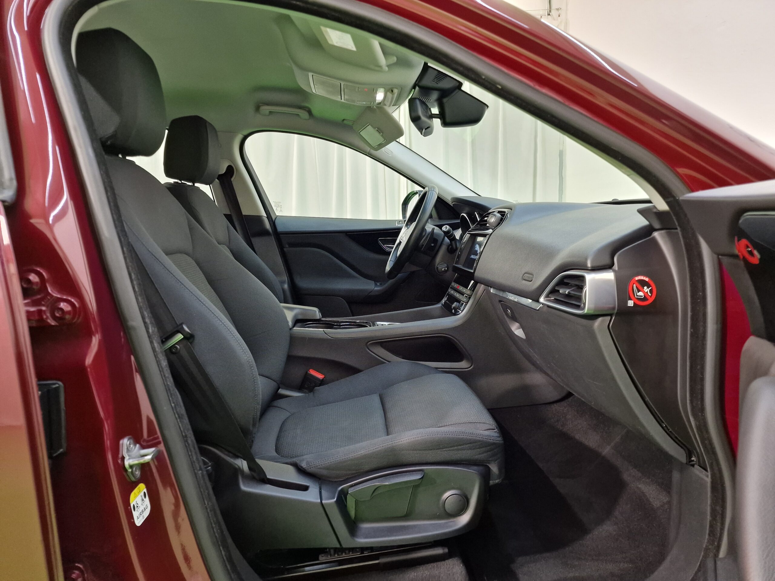 Jaguar F-Pace F-Pace 2.0d Pure awd 180cv auto
