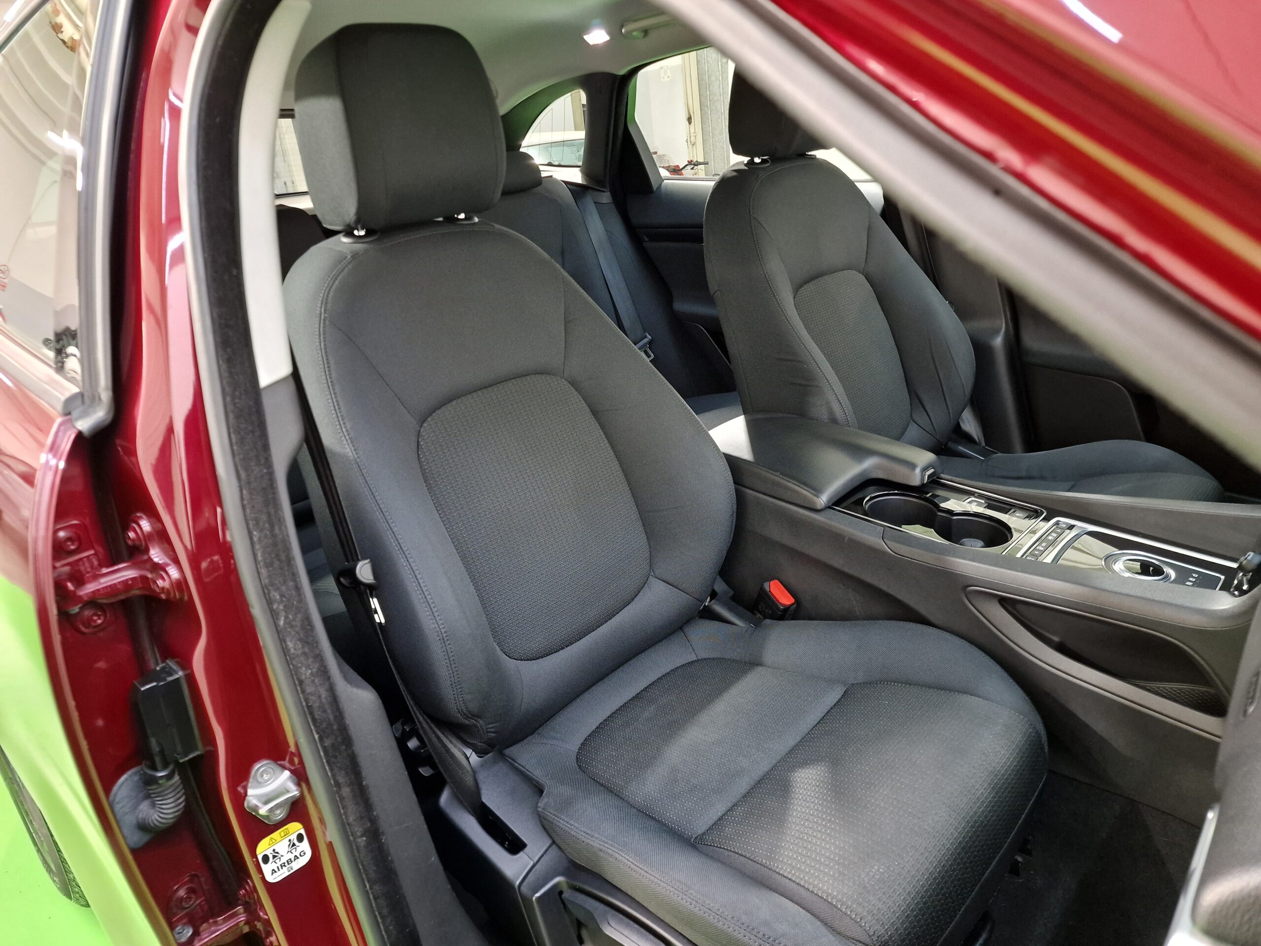 Jaguar F-Pace F-Pace 2.0d Pure awd 180cv auto