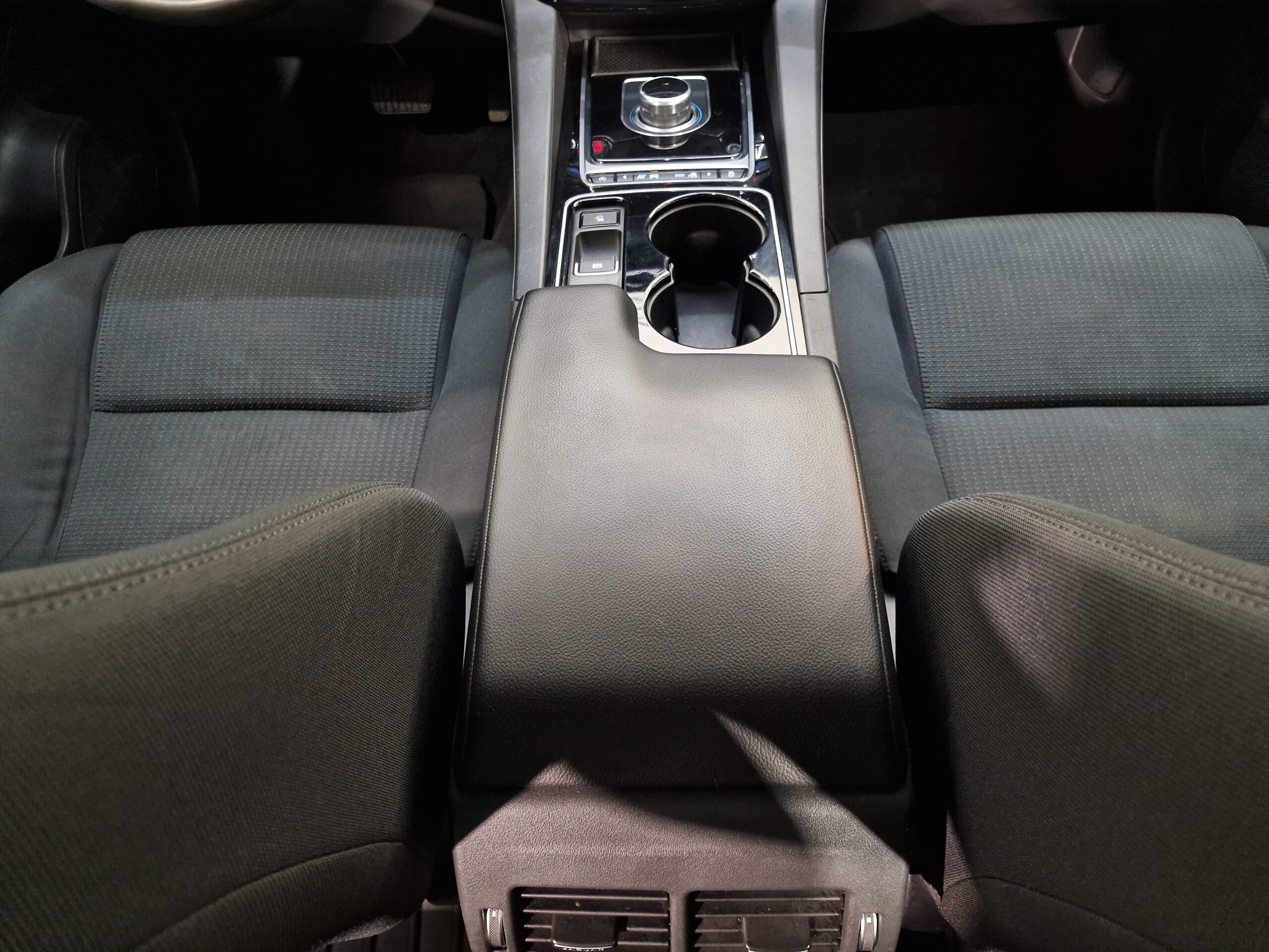 Jaguar F-Pace F-Pace 2.0d Pure awd 180cv auto