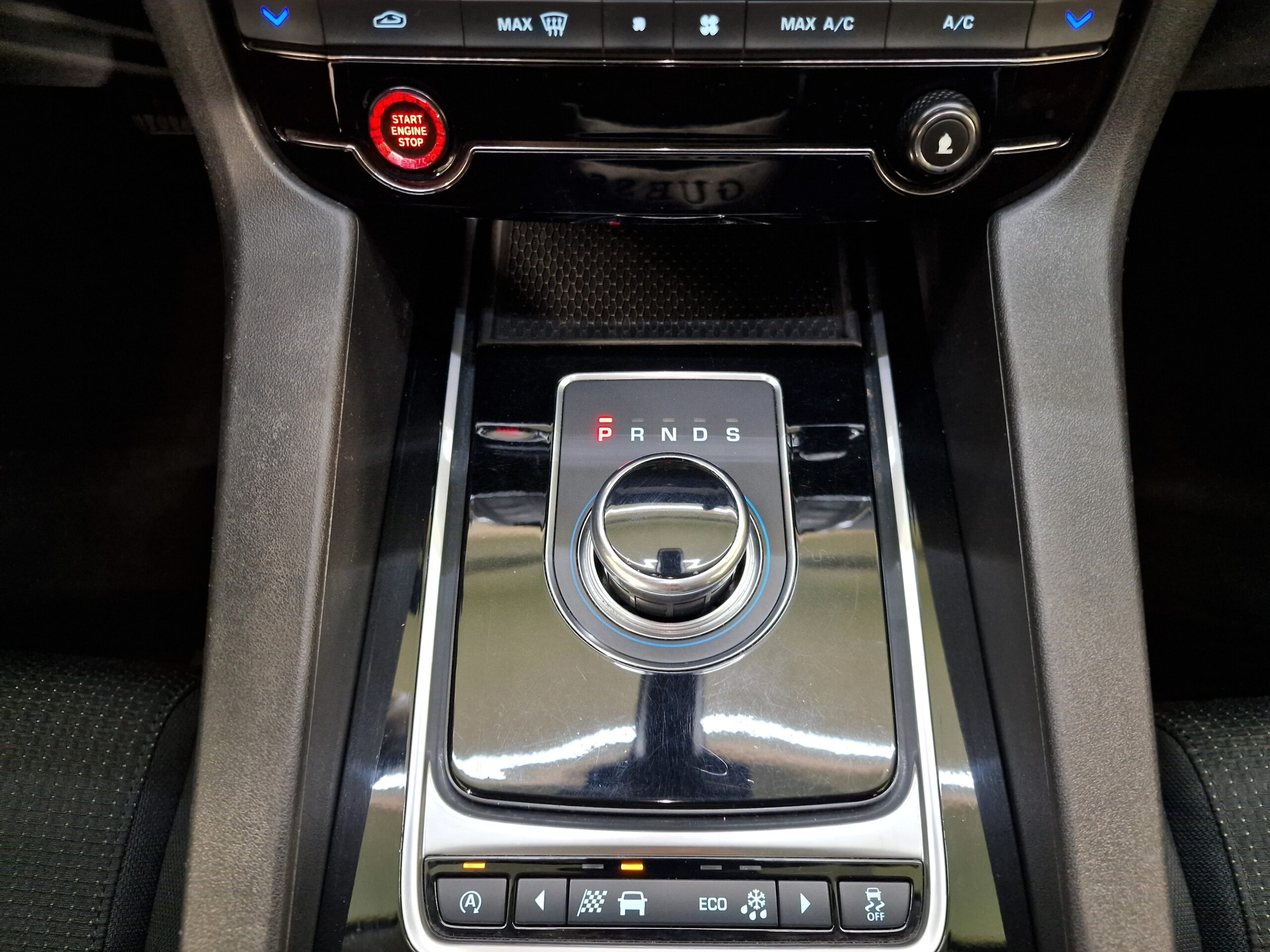 Jaguar F-Pace F-Pace 2.0d Pure awd 180cv auto