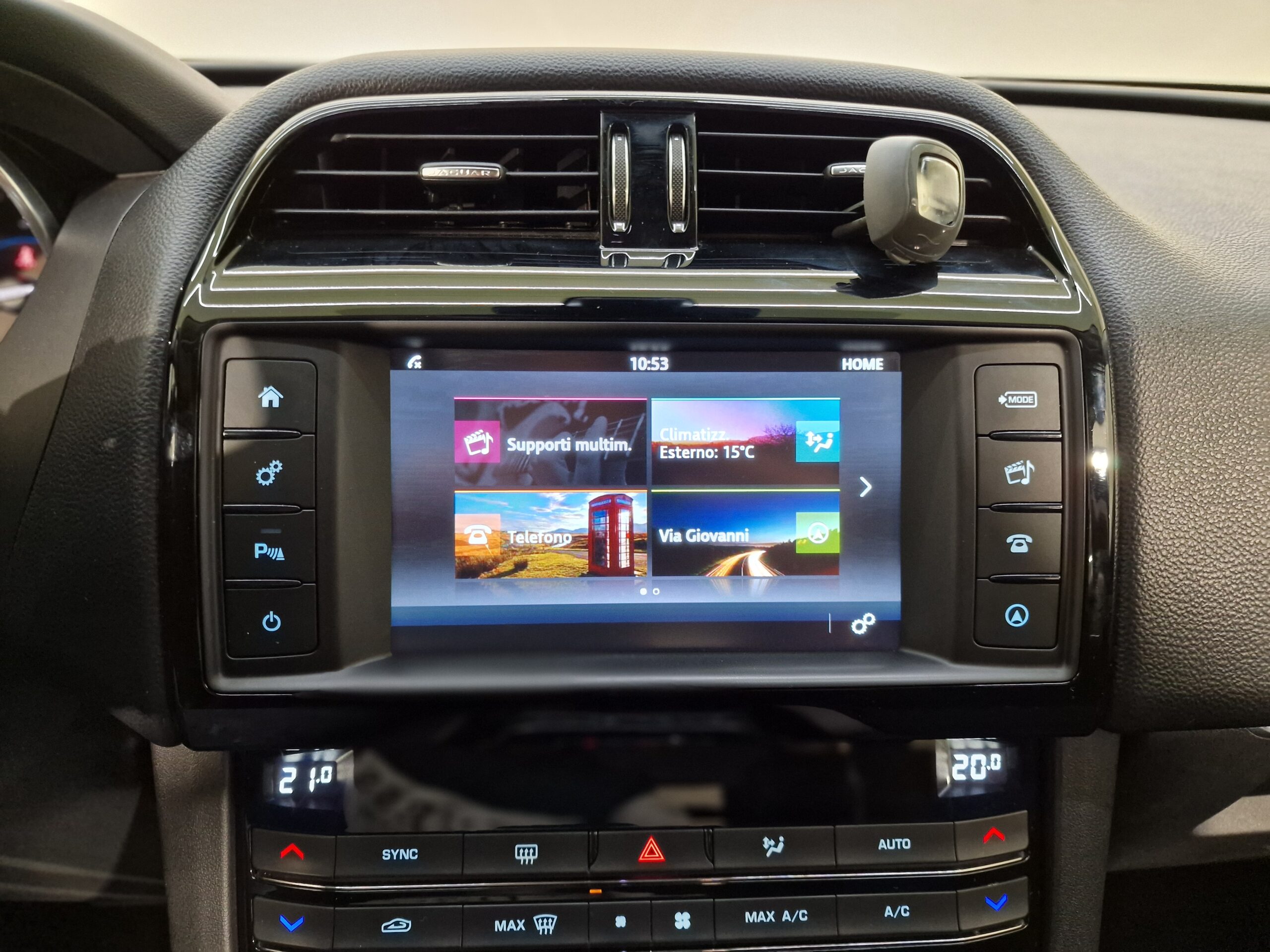 Jaguar F-Pace F-Pace 2.0d Pure awd 180cv auto