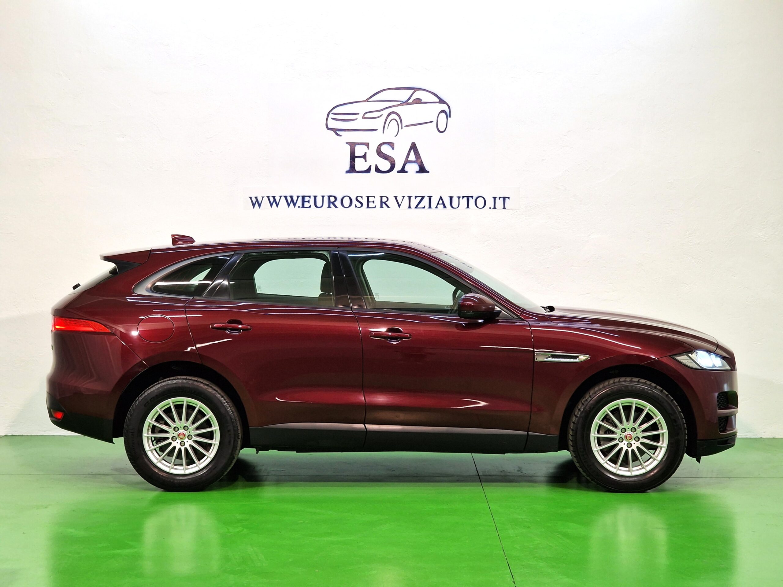 Jaguar F-Pace F-Pace 2.0d Pure awd 180cv auto