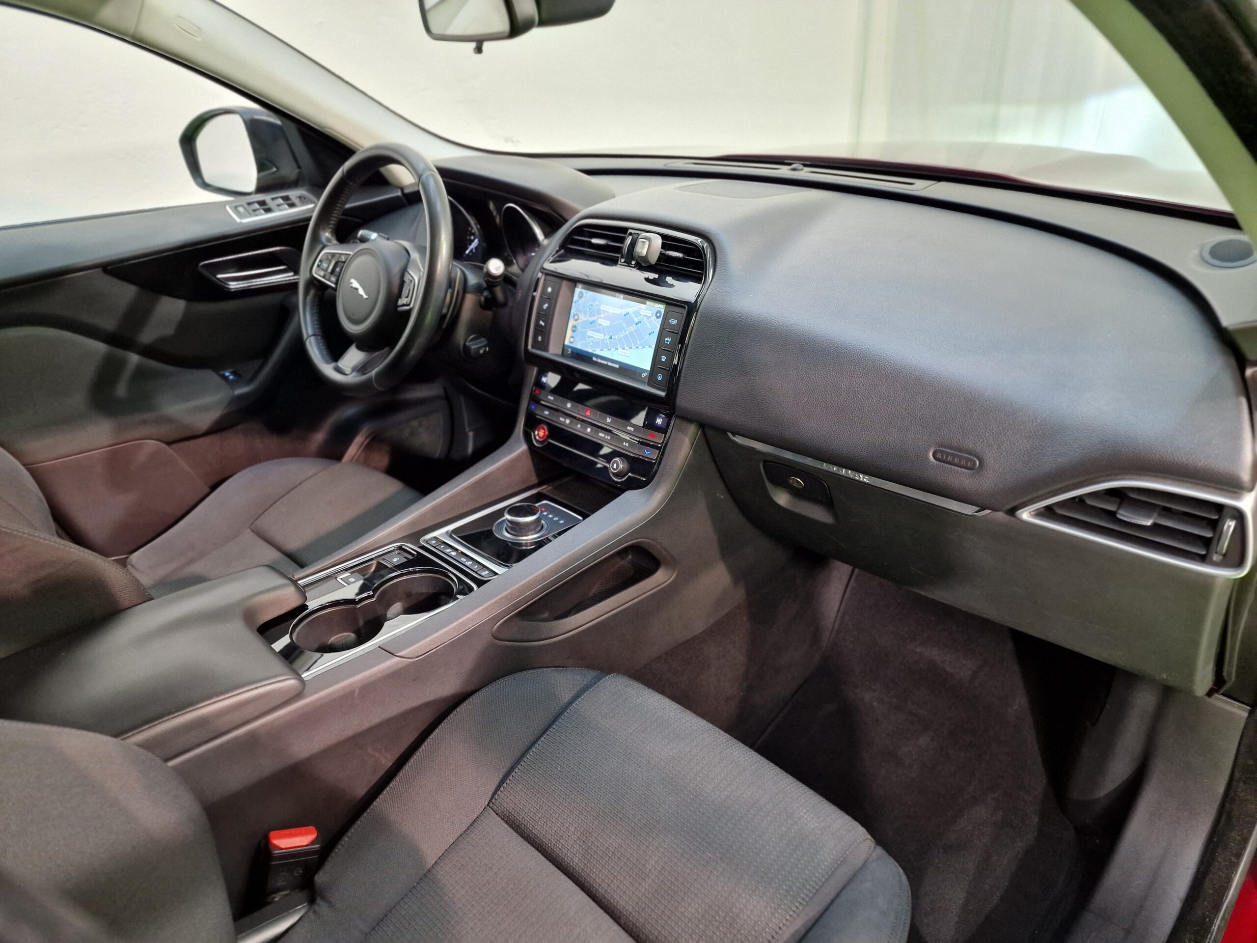 Jaguar F-Pace F-Pace 2.0d Pure awd 180cv auto