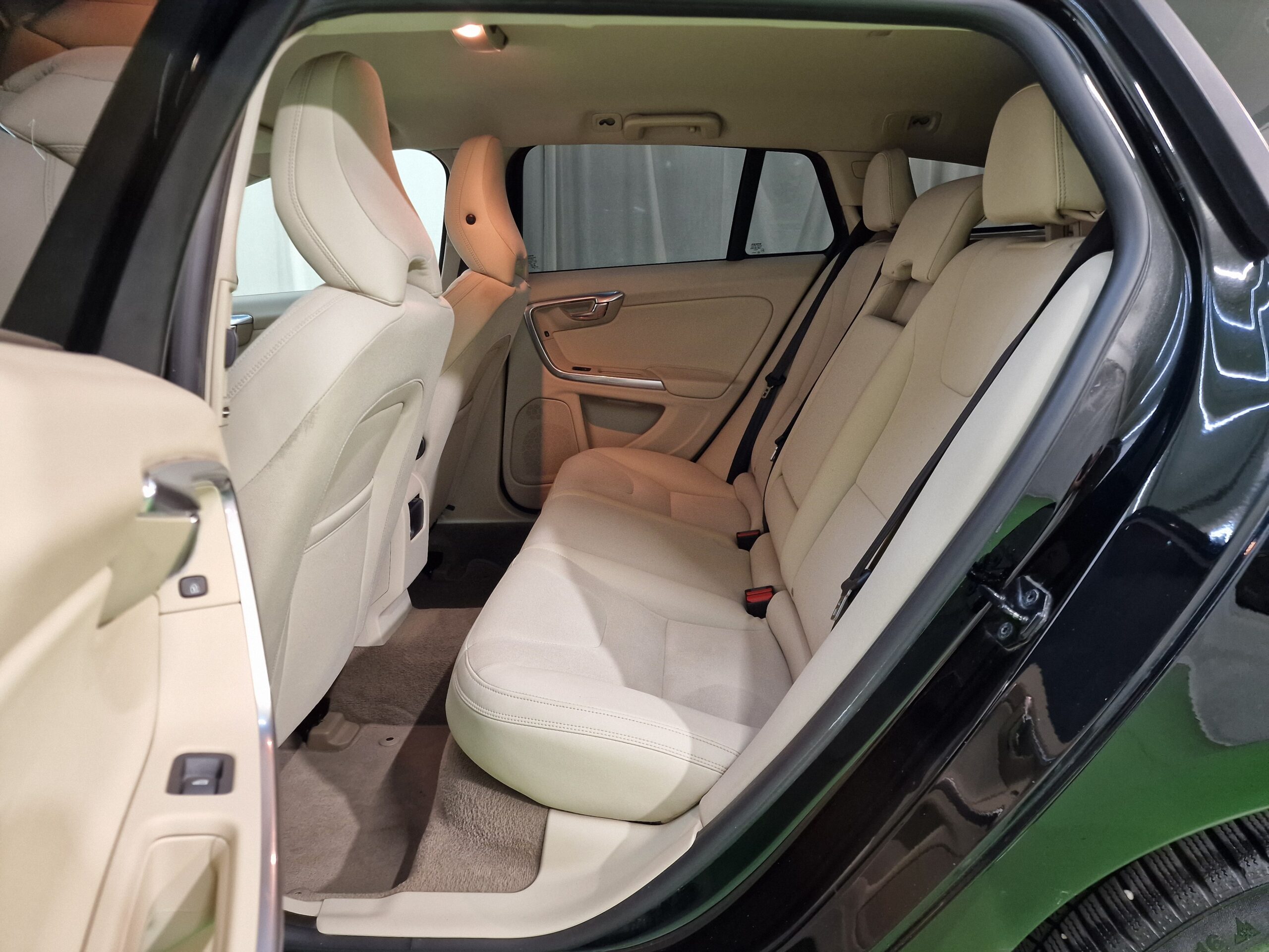 Volvo V60 V60 1.6 t3 Kinetic powershift