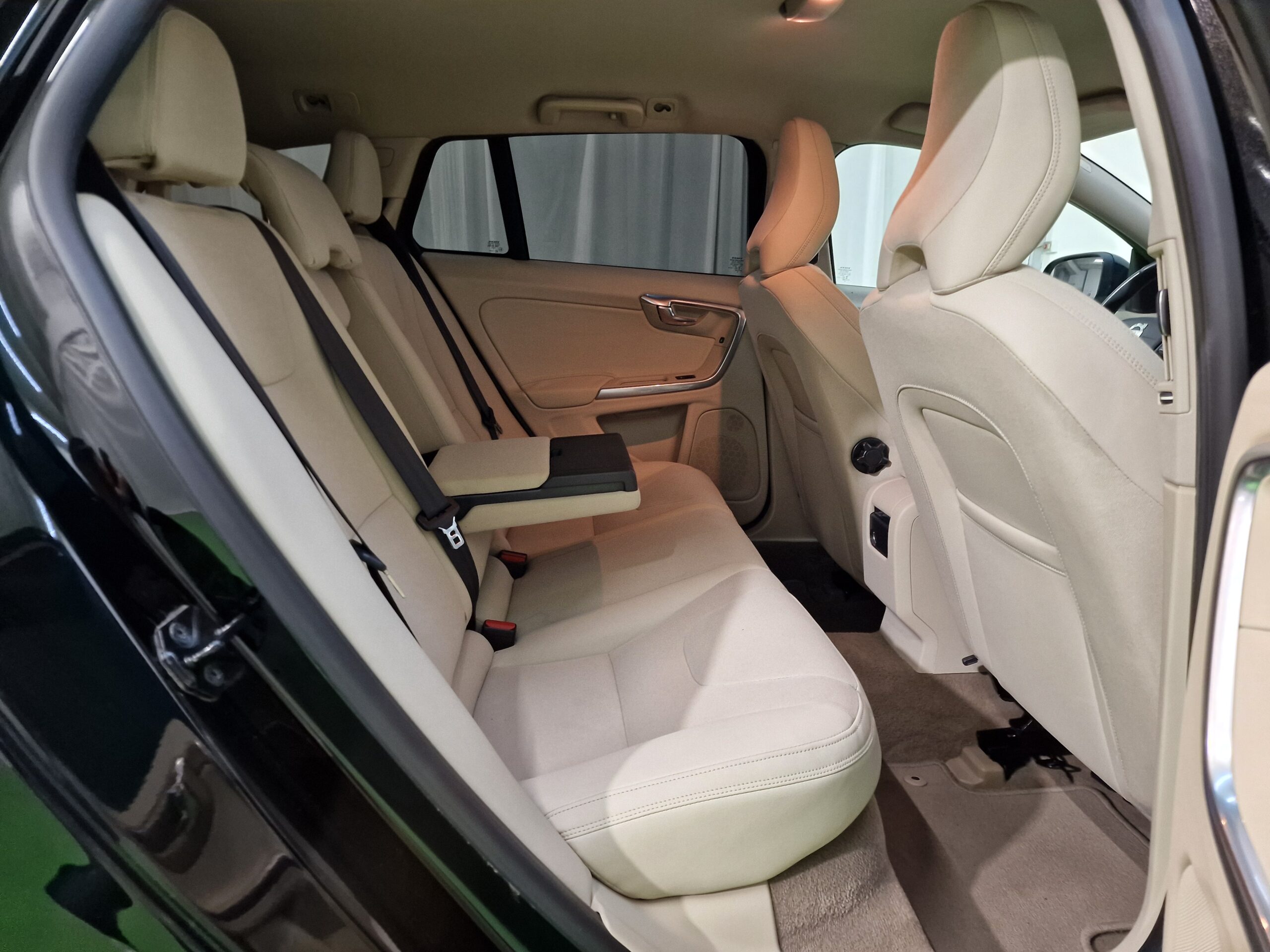 Volvo V60 V60 1.6 t3 Kinetic powershift