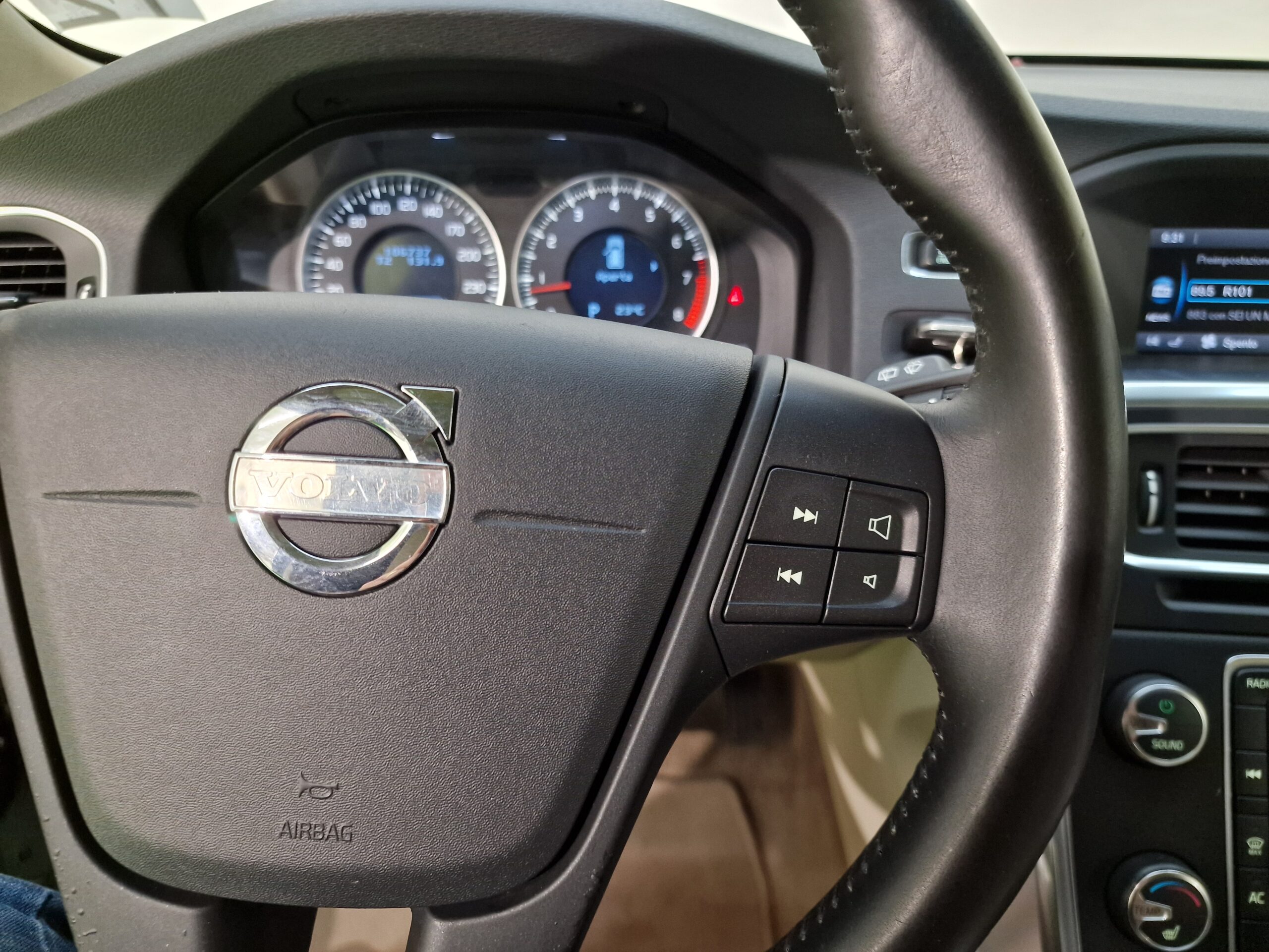 Volvo V60 V60 1.6 t3 Kinetic powershift