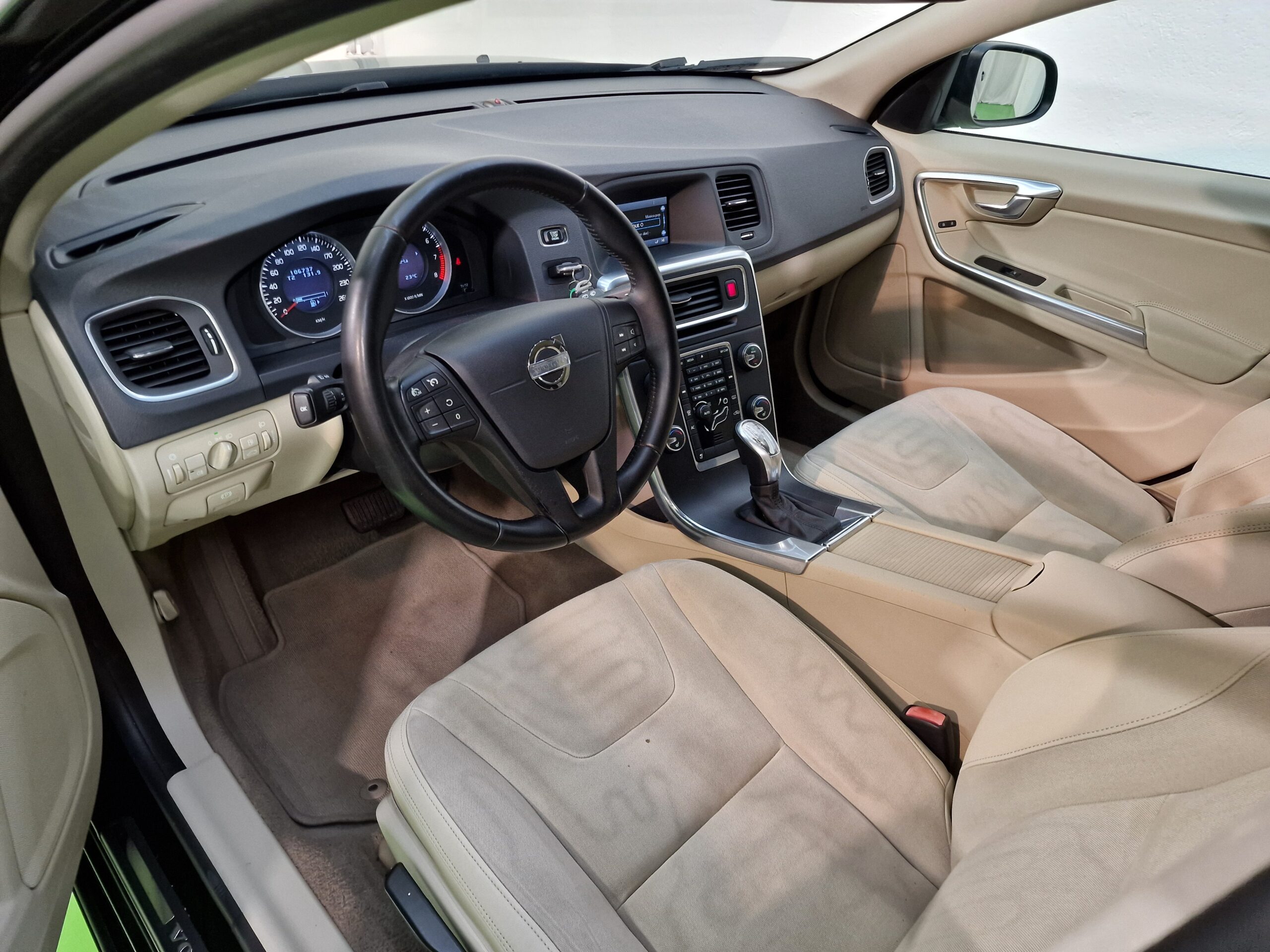 Volvo V60 V60 1.6 t3 Kinetic powershift