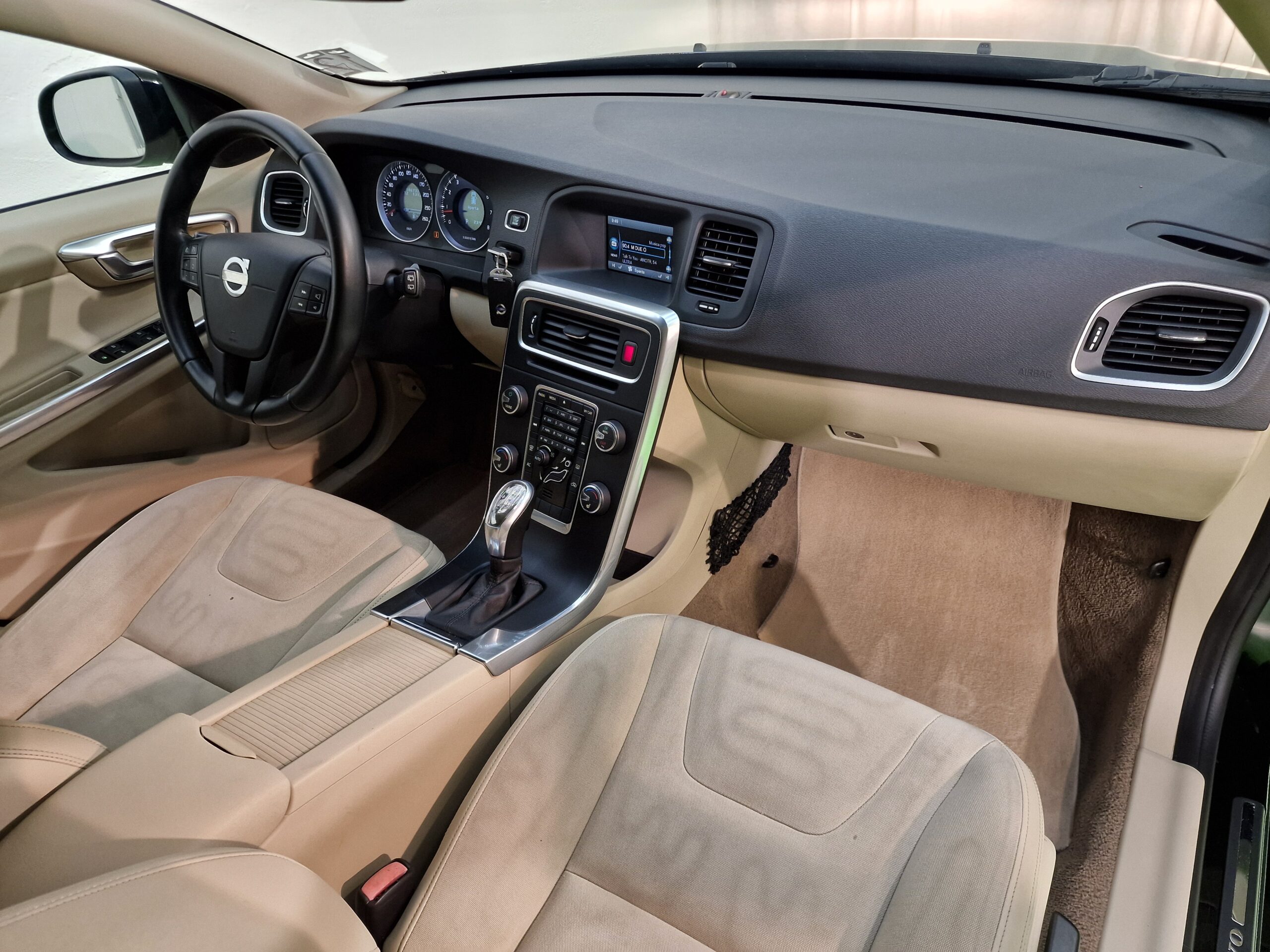 Volvo V60 V60 1.6 t3 Kinetic powershift