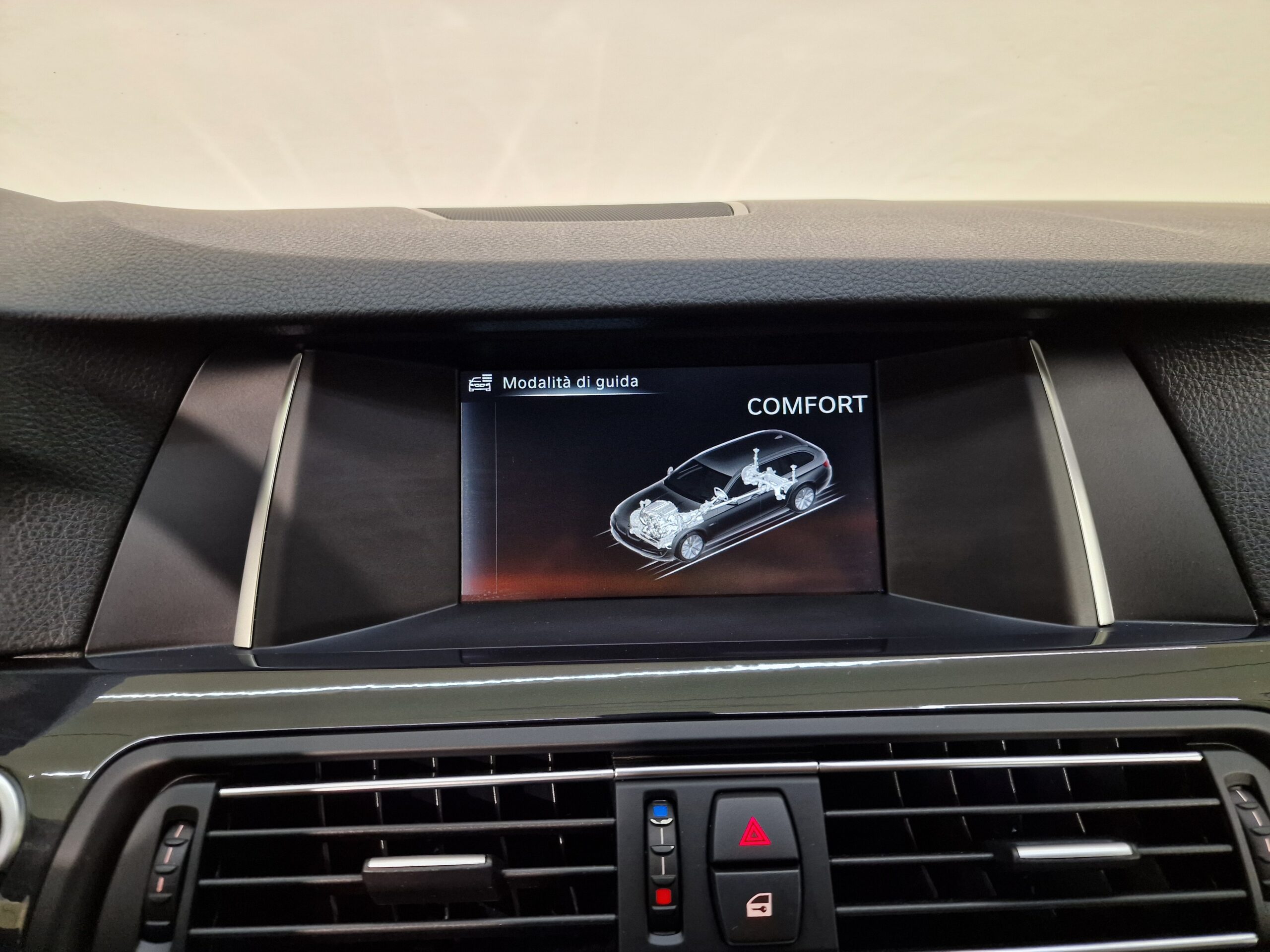 BMW 520 Serie 5 F11 Touring 520d Touring xdrive Business 190cv auto