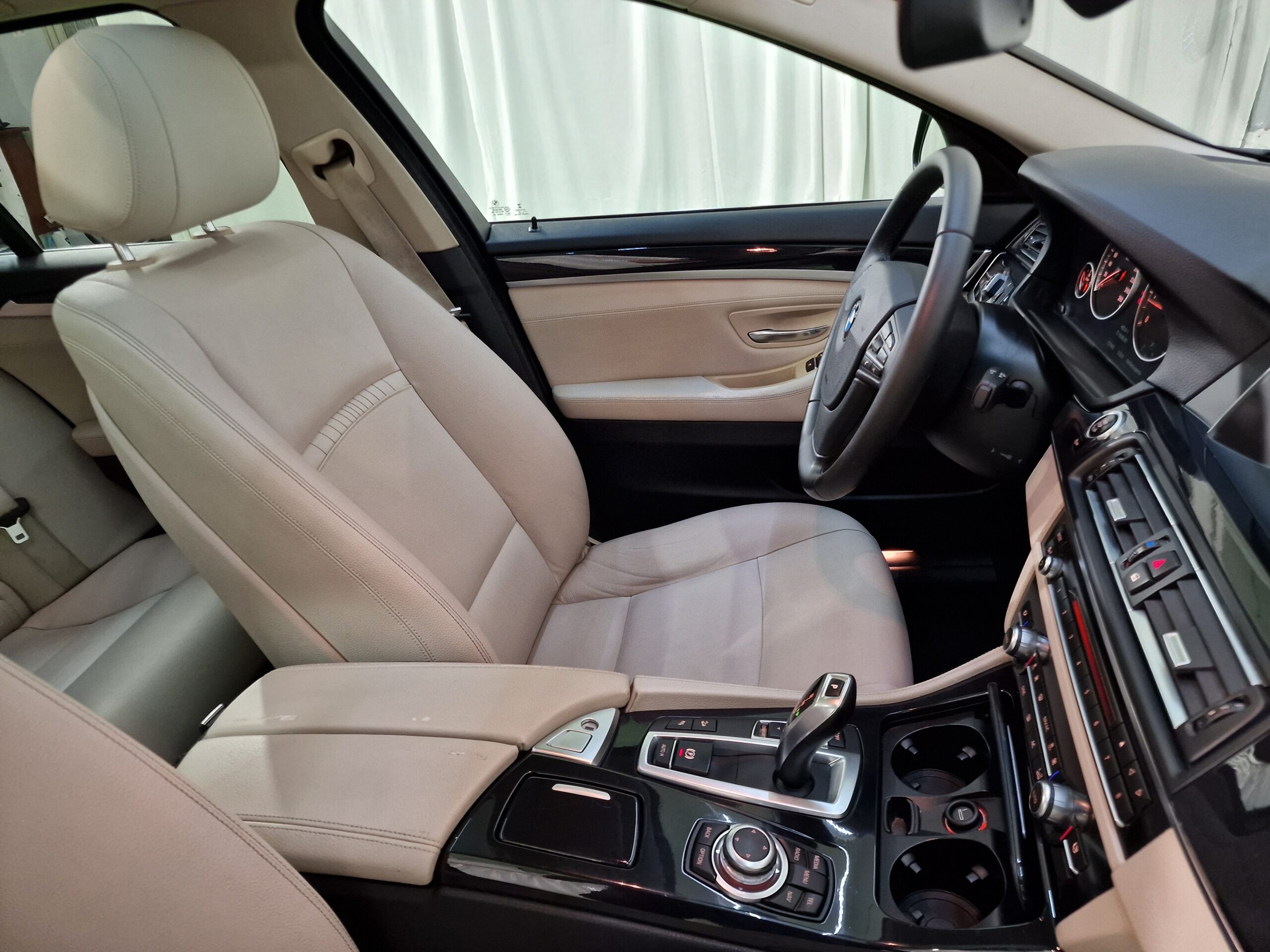 BMW 520 Serie 5 F11 520d Touring Business 190cv auto