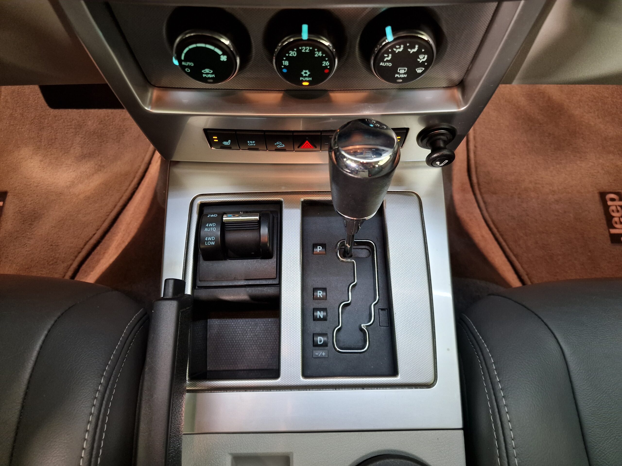 Jeep Cherokee Cherokee IV 2.8 crd Limited auto dpf