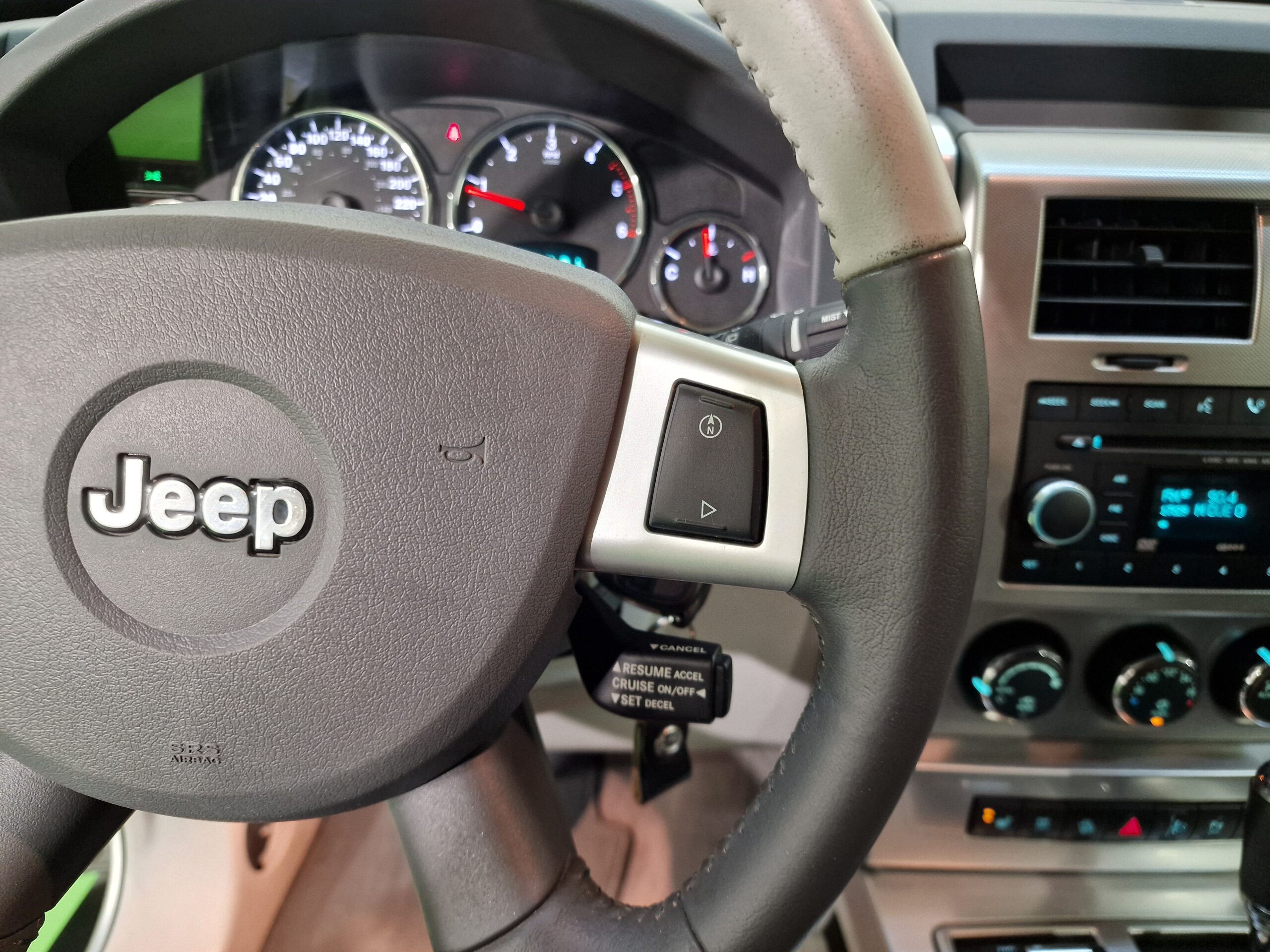 Jeep Cherokee Cherokee IV 2.8 crd Limited auto dpf