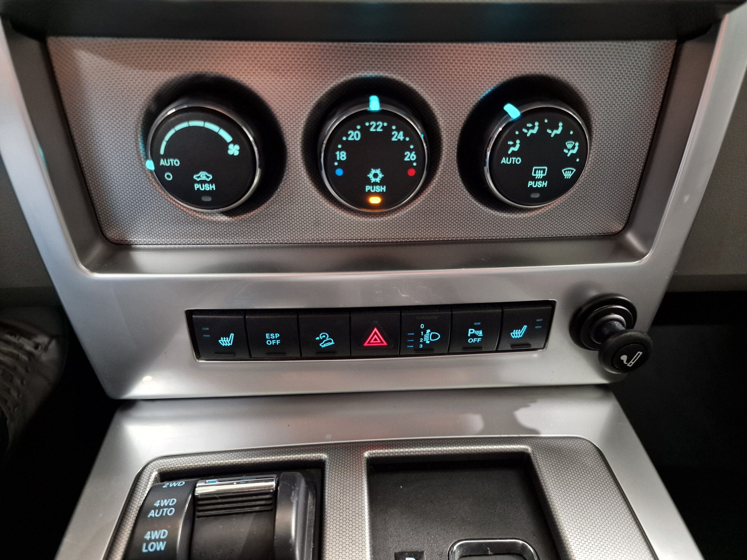 Jeep Cherokee Cherokee IV 2.8 crd Limited auto dpf